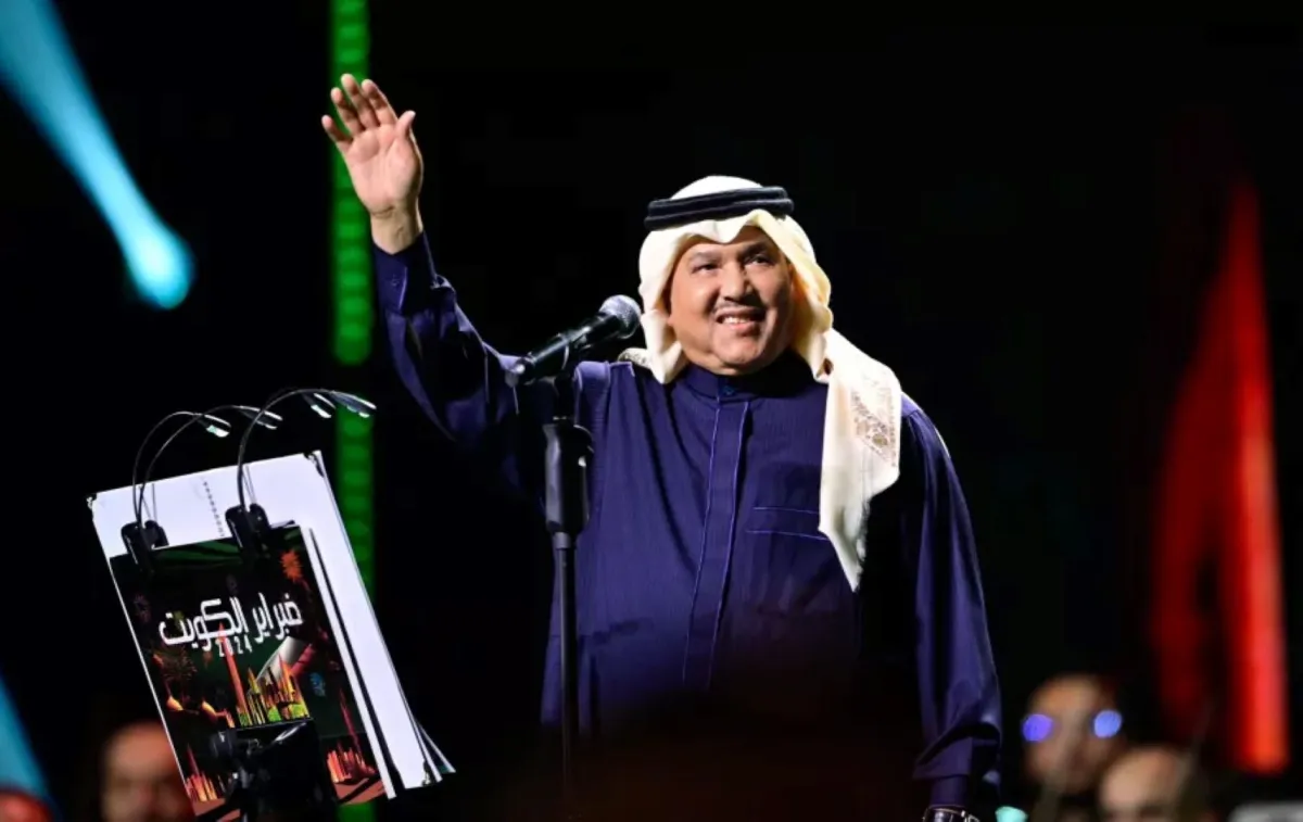  الفنان محمد عبده من حفل فبراير الكويت - الصورة من حساب روتانا لايف على "X"