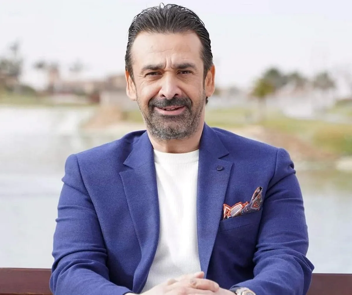 كريم عبد العزيز - الصورة من صفحته الرسمية على الفيس بوك