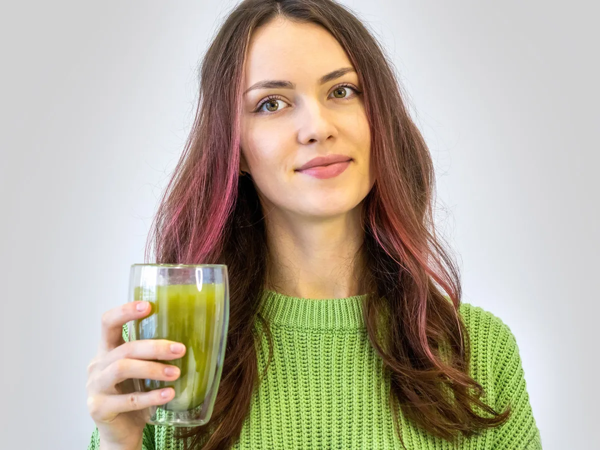 يساهم شاي الماتشا في تنظيف القولون