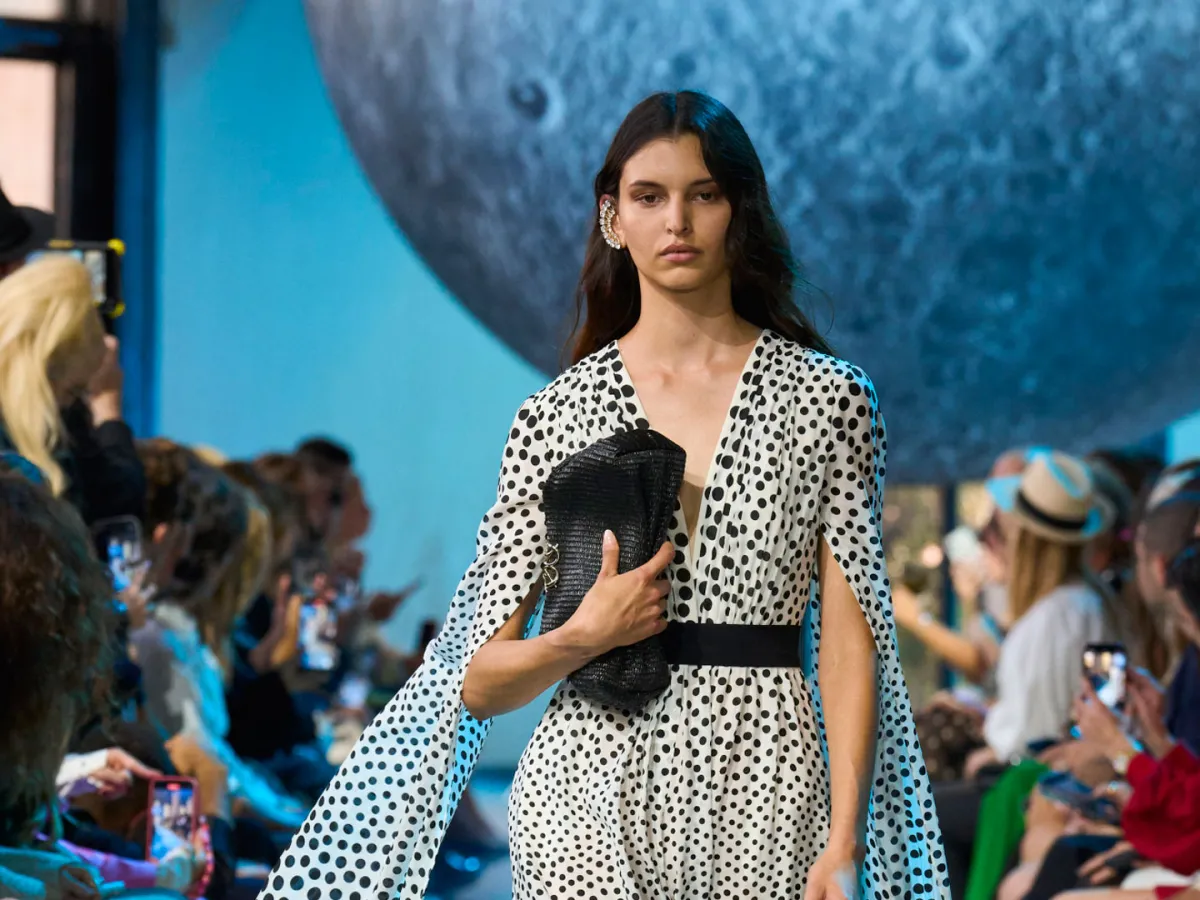 فستان  من إيلي صعب - الصورة من Launchmetrics/Spotlight ©