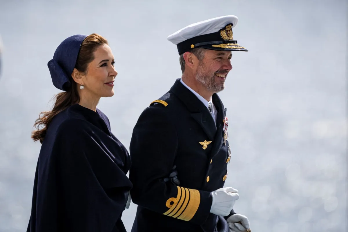 الملك فريدريك العاشر والملكة ماري في ستوكهولم، السويد (King Frederik X and Queen Mary in Stockholm, Sweden). مصدر الصورة: Jonathan NACKSTRAND / AFP
