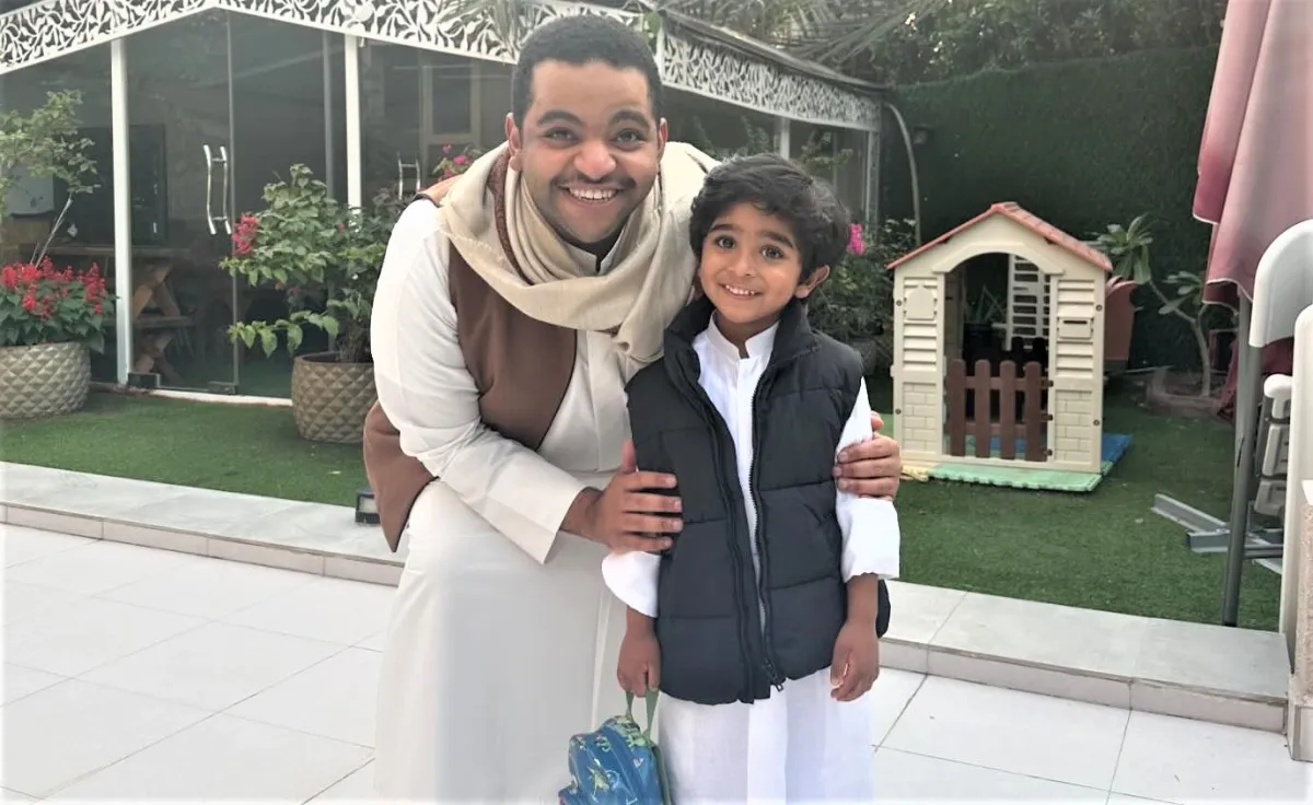 خالد المظفر مع ابنه -الصورة من حسابه على الإنستغرام