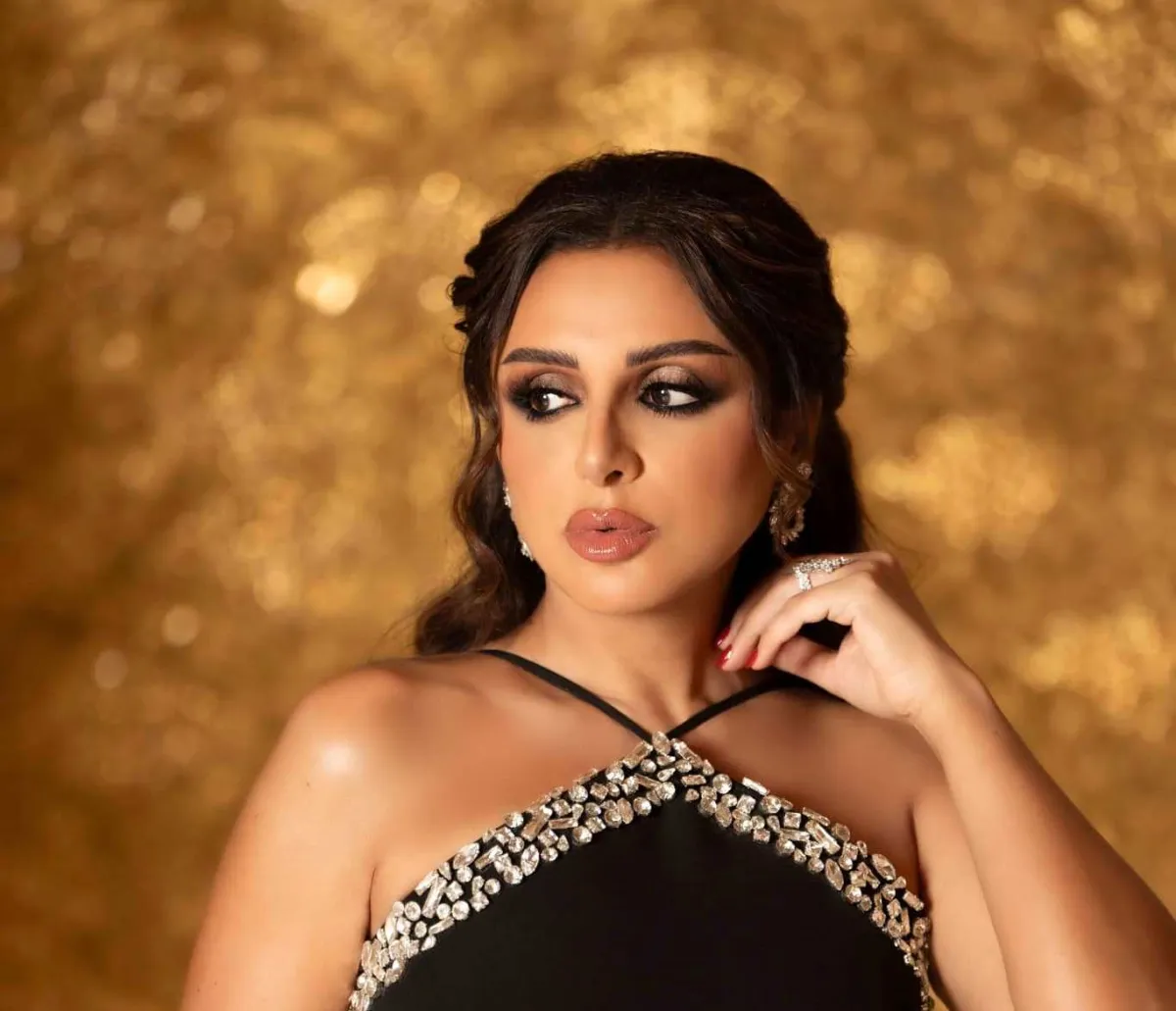 أنغام - الصورة من صفحتها الرسمية على الفيس بوك