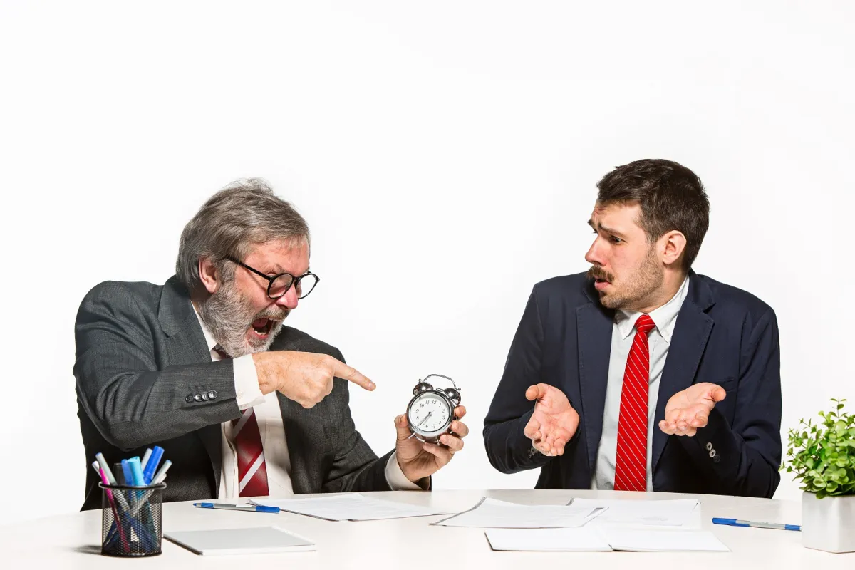  استراتيجيات حل النزاعات في العمل والتي تعزز التعاون والثقة بين أفراد الفريق