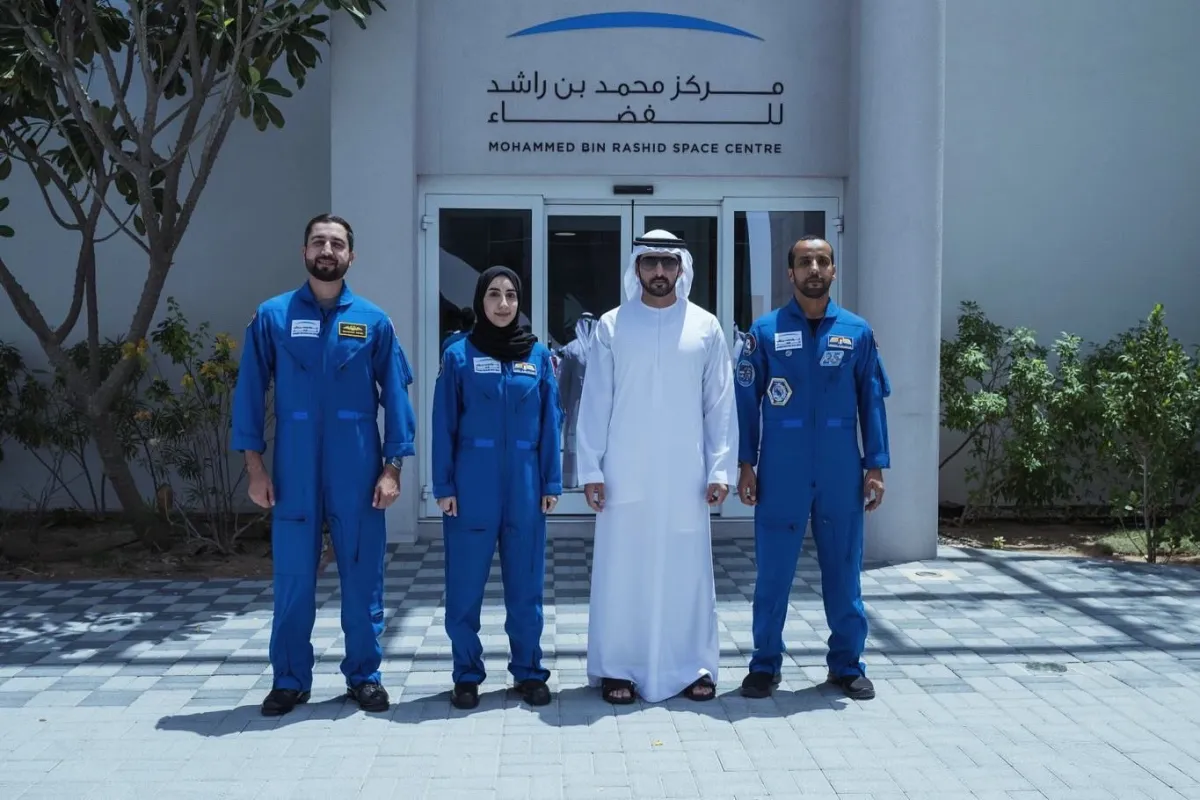 الشيخ حمدان بن محمد ونورا المطروشي ومحمد الملا وهزاع المنصوري. الصورة من الحساب الرسمي لنورا المطروشي على منصة x