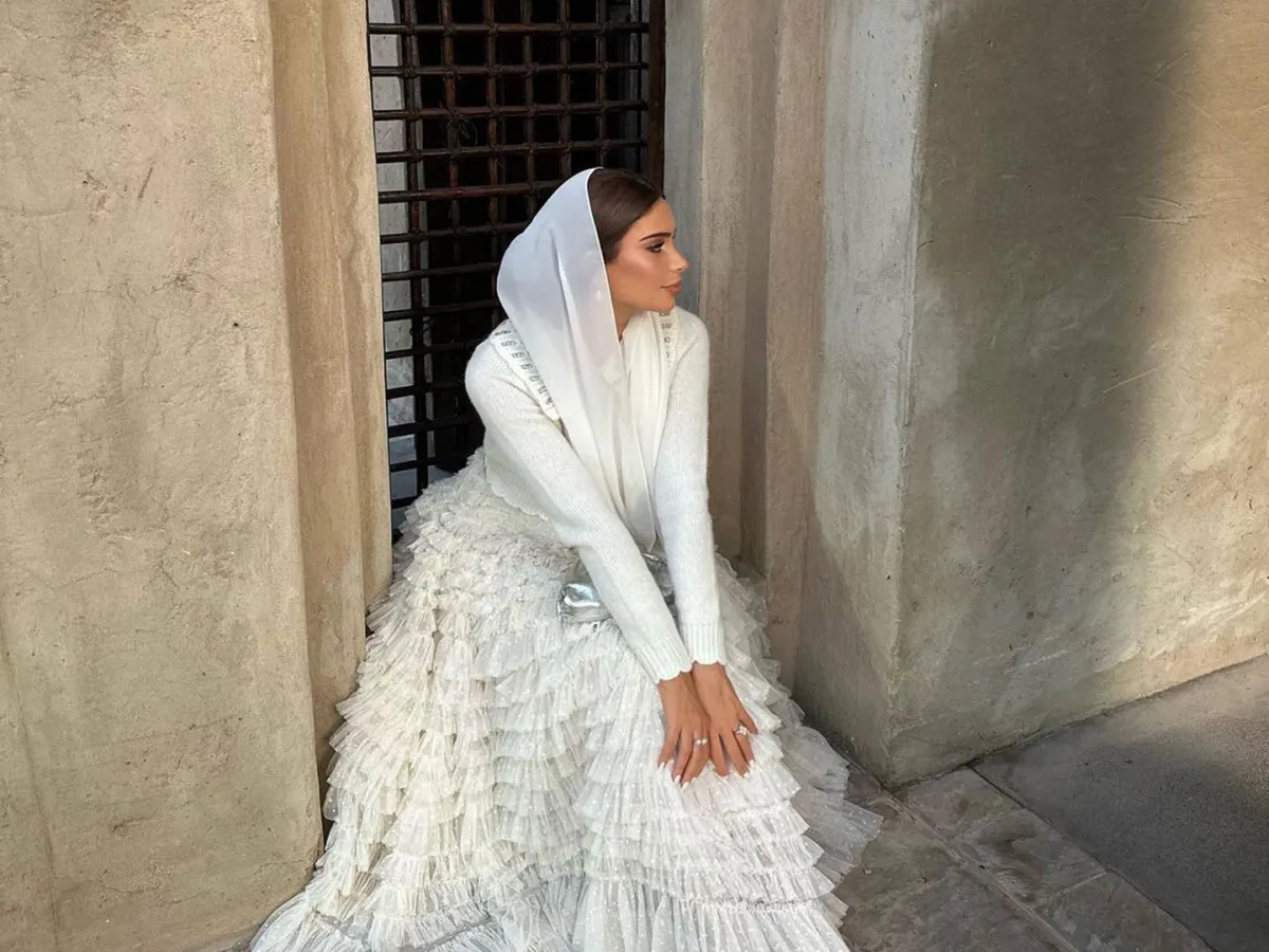 المؤثرة فاطمة حسام بفستان طبقات أبيض - الصورة من حسابها على إنستغرام
