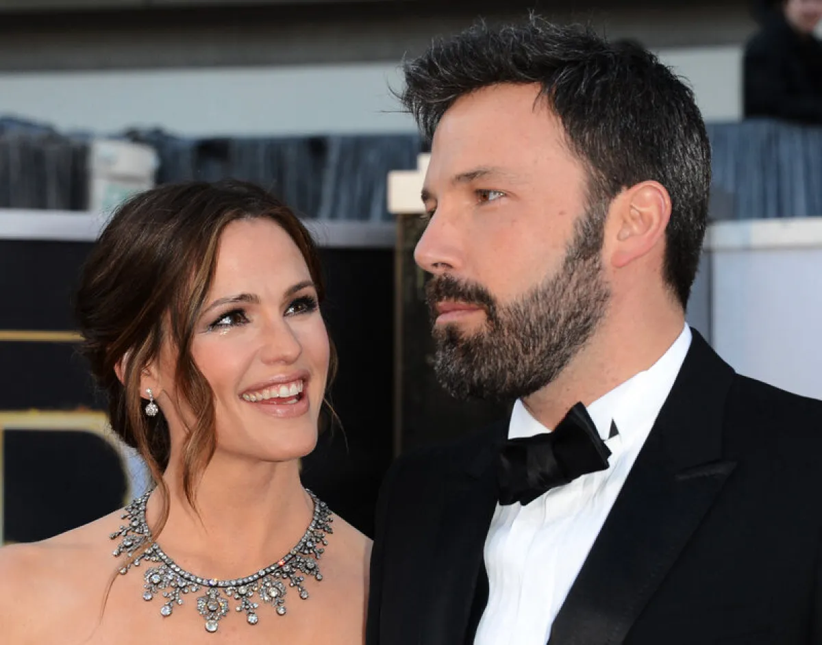 جينيفر غارنر وبن أفليك Jennifer Garner(L) and Ben Affleck في حفل الأوسكار عام 2013 (مصدر الصورة: Jason Merritt / GETTY IMAGES NORTH AMERICA / Getty Images via AFP)