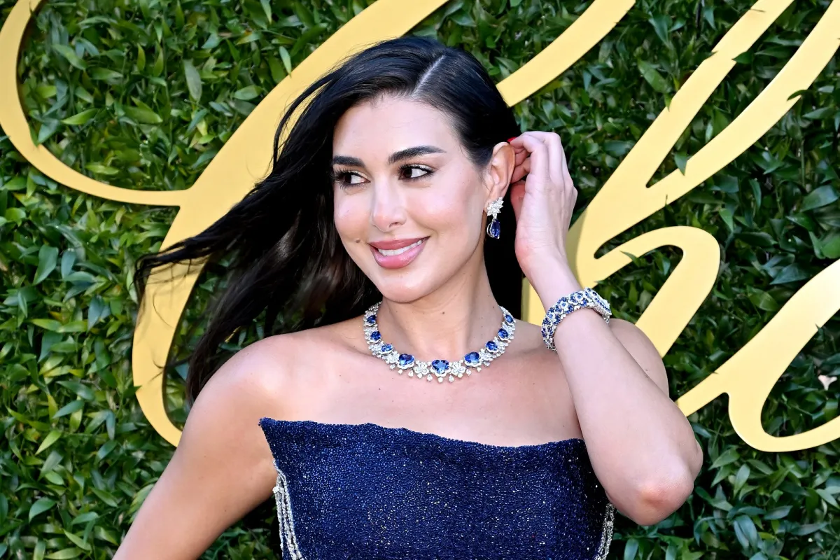 ياسمين صبري بمجوهرات شوبارد (مصدر الصورة Kristy Sparow Getty Images)