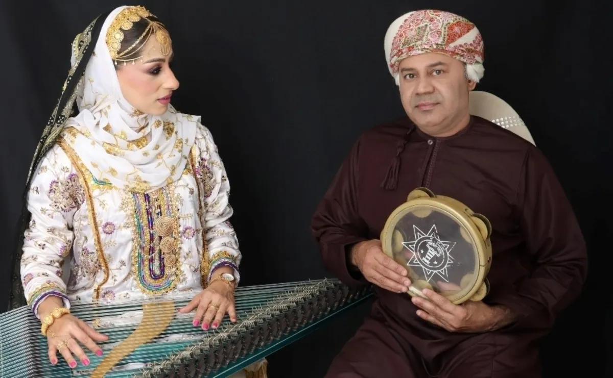 فرح جمال والعازف طلال السيابي- الصورة خاص سيدتي