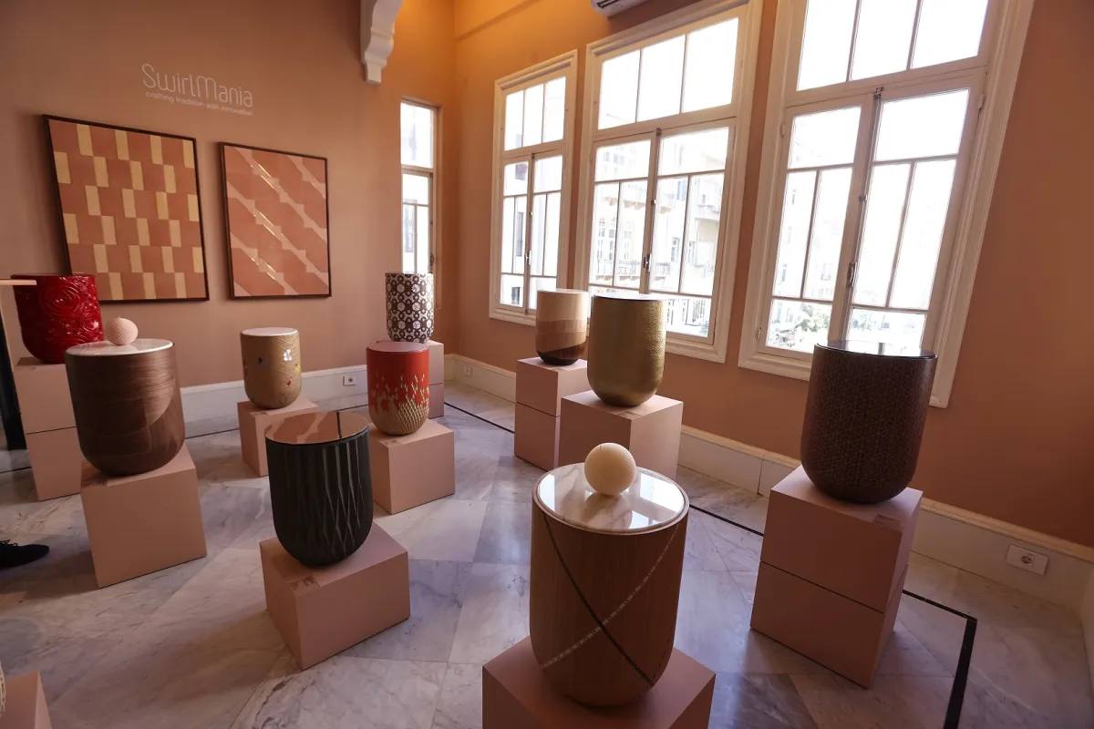 طاولات من مجموعة المصممة ندى دبس الأخيرة