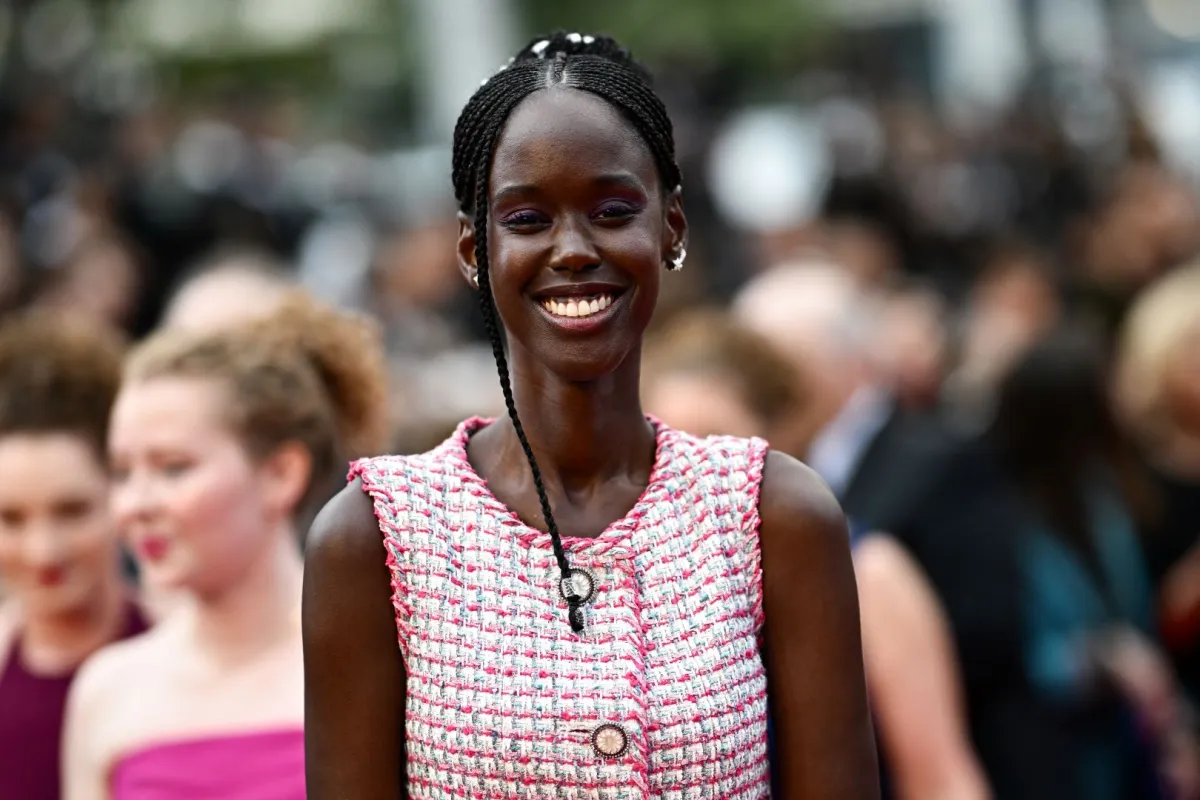 راماتا تولاي سي في الدورة السابعة والسبعين لمهرجان كان السينمائي في كان بجنوب فرنسا (Ramata-Toulaye Sy at the 77th edition of the Cannes Film Festival in Cannes, southern France). مصدر الصورة: LOIC VENANCE / AFP