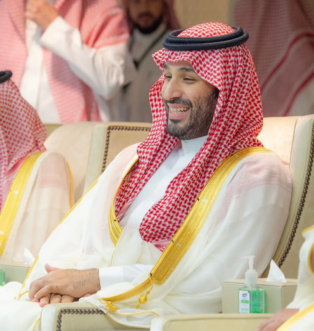 الأمير محمد بن سلمان ولي العهد ورئيس مجلس الوزراء خلال تشريفه نهائي كأس الملك- الصورة من حساب وزارة الرياضة السعودية على منصة إكس 