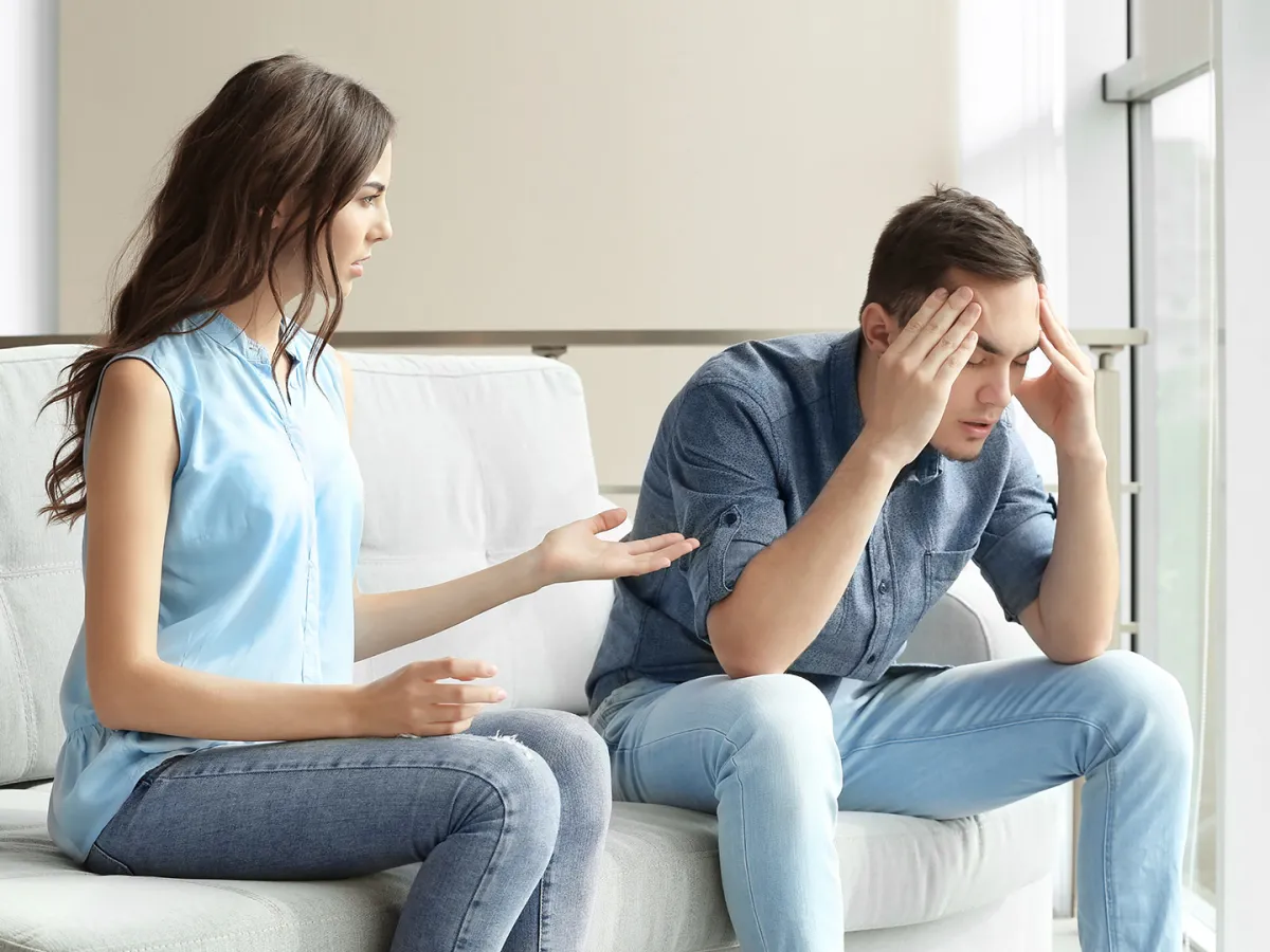 كيف يؤثر قلق الزوج الدائم على الحياة الزوجية؟