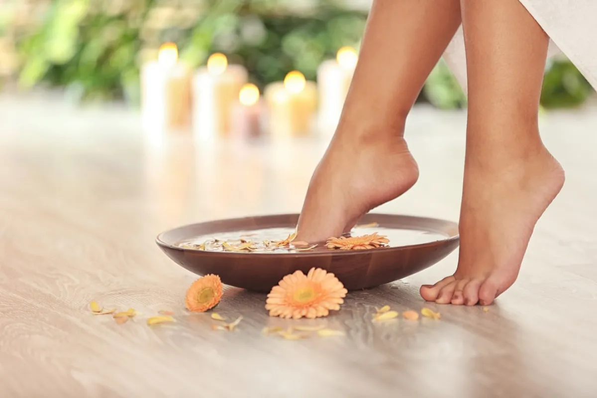 العناية بالقدمين