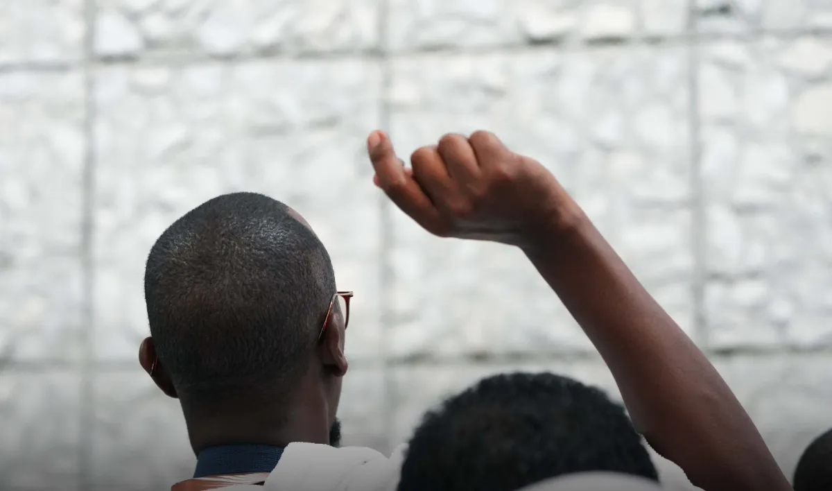 الحجاج يرمون جمرة العقبة في أول أيام عيد الأضحى - الصورة من حساب وزارة الحج والعمرة على إكس