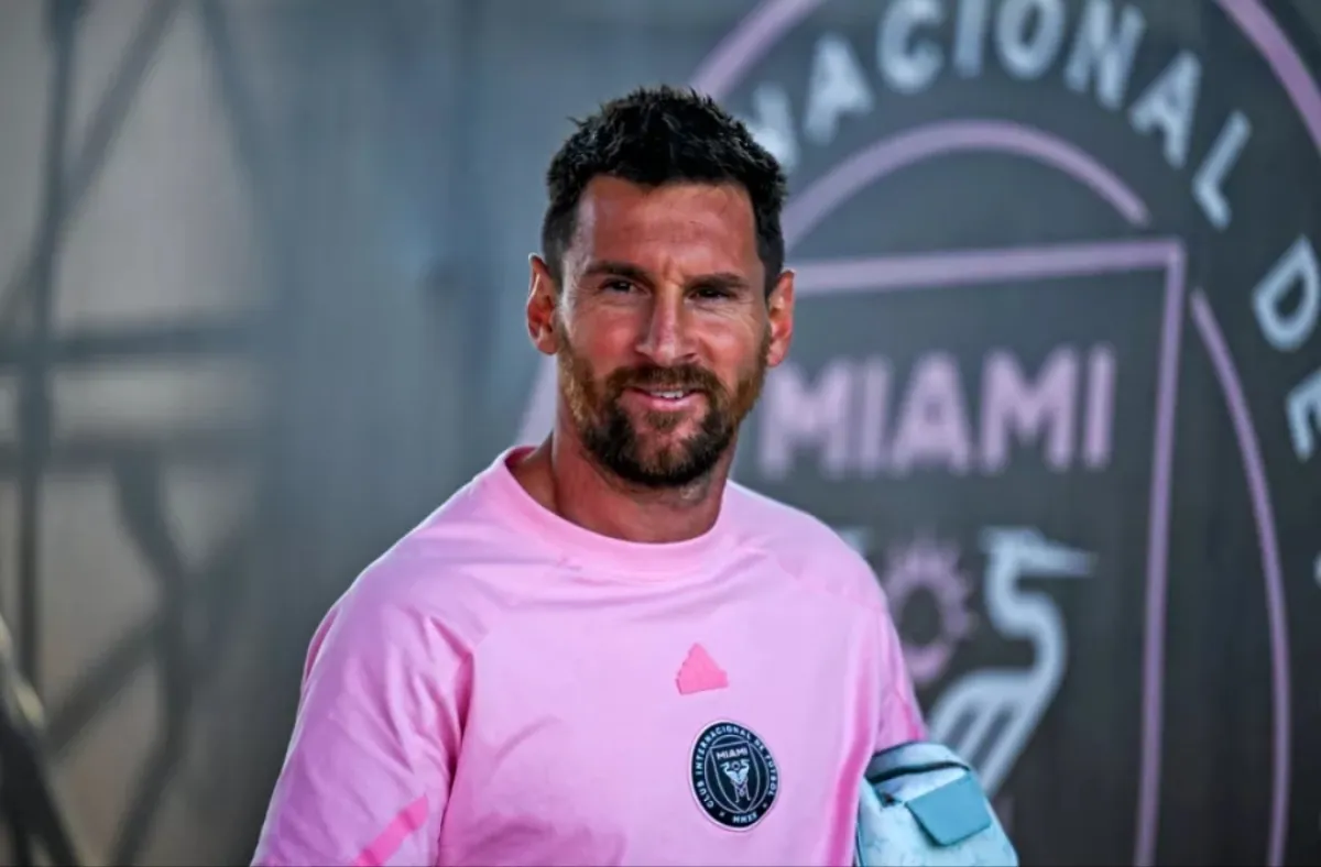 Lionel Messi arrives for the Major League Soccer (MLS) football match between Inter Miami CF and Atlanta United FC at Chase Stadium in Fort Lauderdale, Florida, on May 29, 2024. (Photo by CHANDAN KHANNA / AFP)