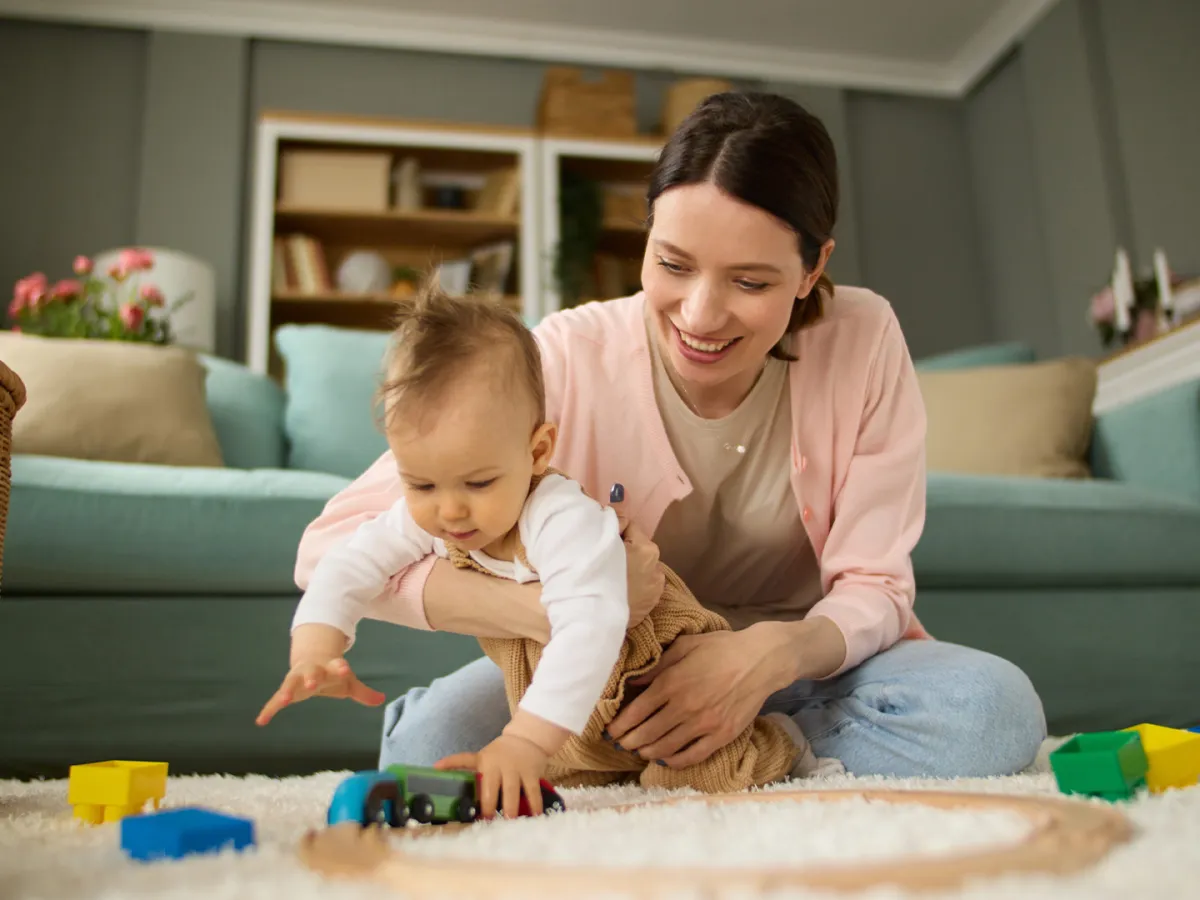 صورة لأم وطفلها