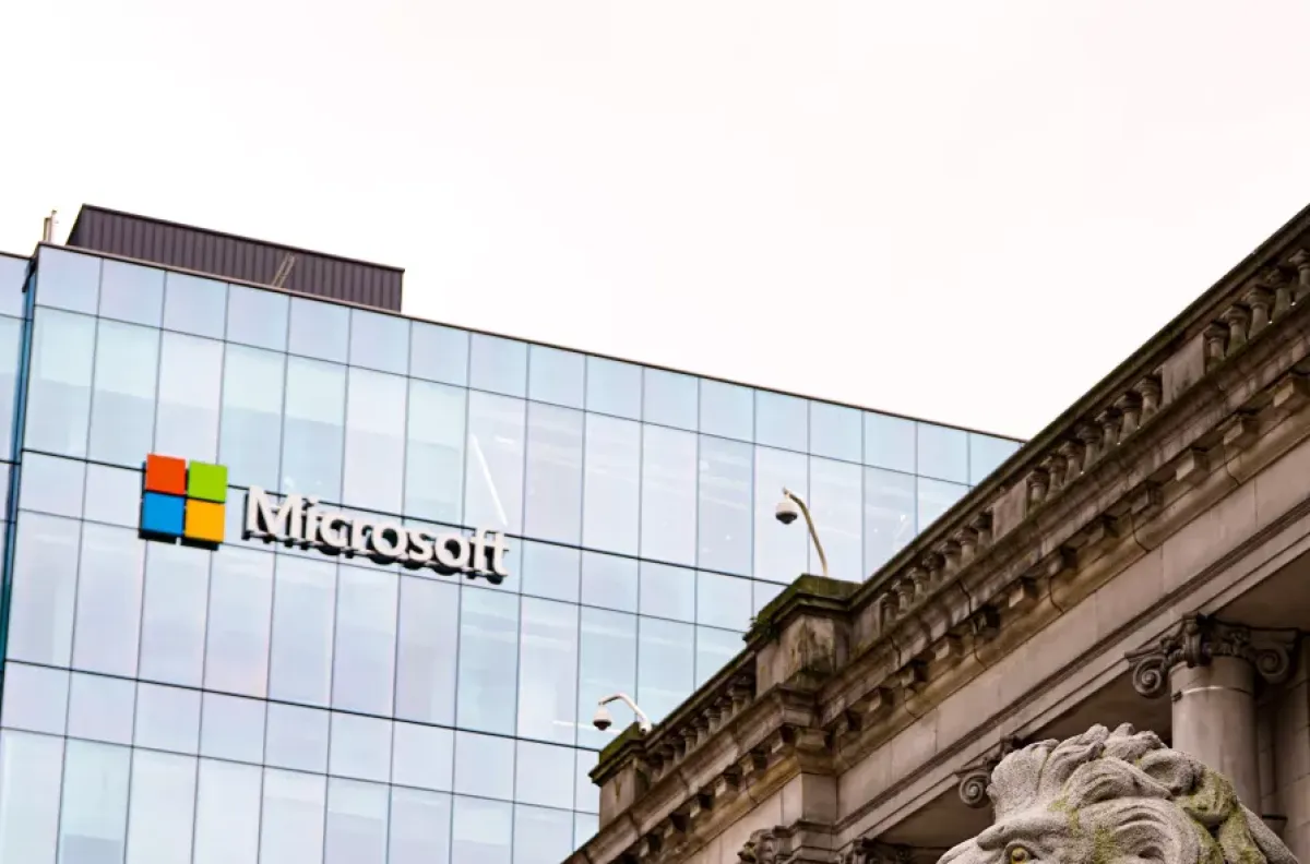 Microsoft. الصورة من موقع unsplash