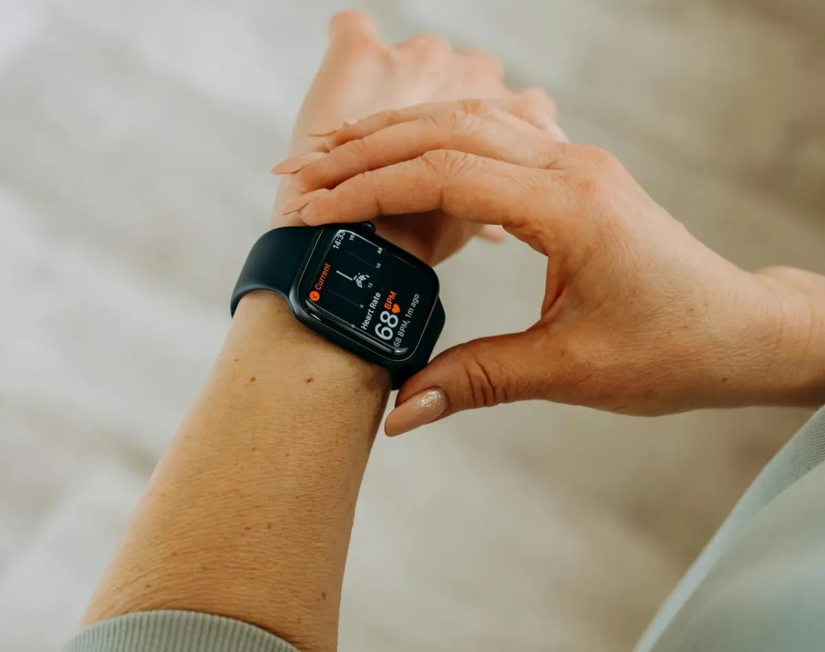 الساعات الذكية لمراقبة ضغط الدم ونبضات القلب