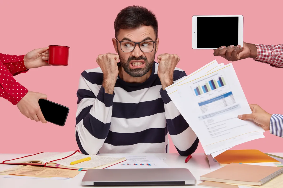  كيف يمكن تحويل الانتكاسة المهنية إلى فرصة تعليمية قيمة؟