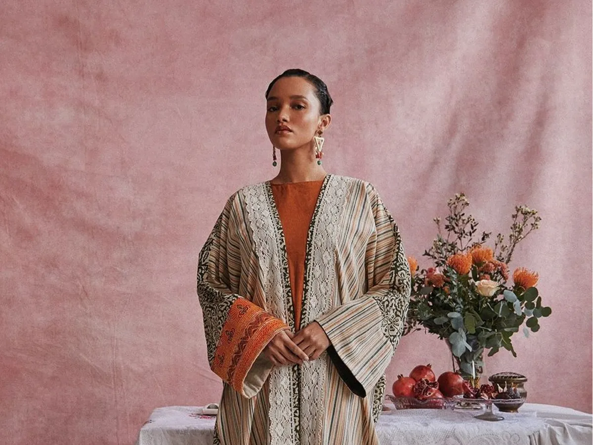 عباية من ماركة Aywa London - الصورة من حسابها على إنستغرام