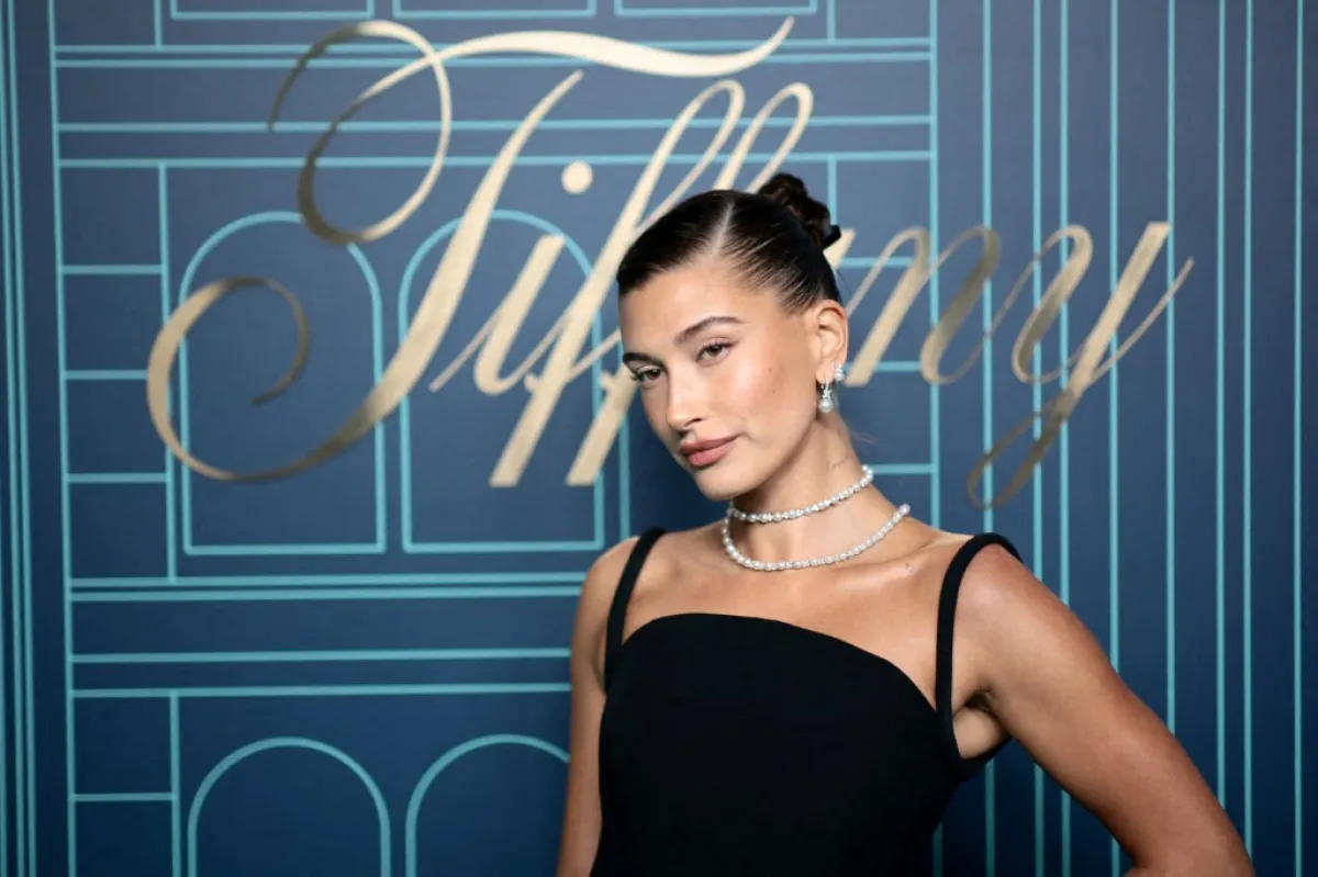 هايلي بيبر Hailey Bieber في حفل Tiffany & Co (مصدر الصورة: Dimitrios Kambouris / GETTY IMAGES NORTH AMERICA / Getty Images via AFP)