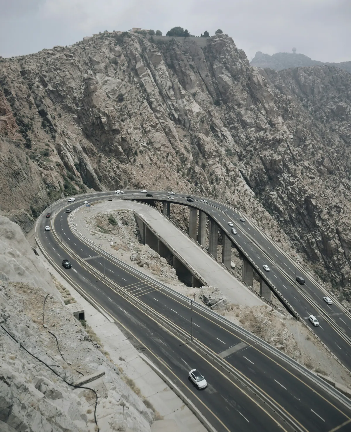 طريق الهدا. الصورة من موقع unsplash