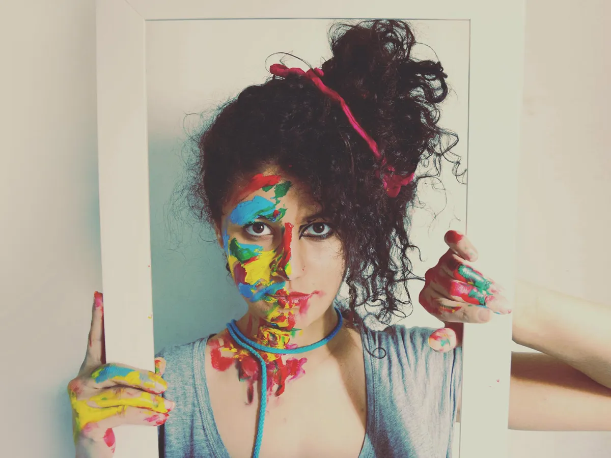 الرسّامة سامية داغر