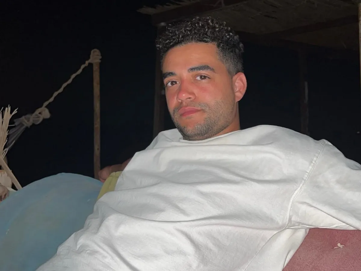 الفنان خالد أنور