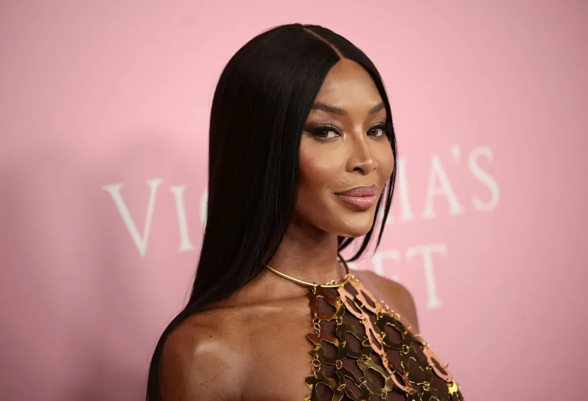 نعومي كامبل في مركز مانهاتن في مدينة نيويورك (Naomi Campbell at The Manhattan Center in New York City). مصدر الصورة: Dimitrios Kambouris/Getty Images for Victoria's Secret/AFP