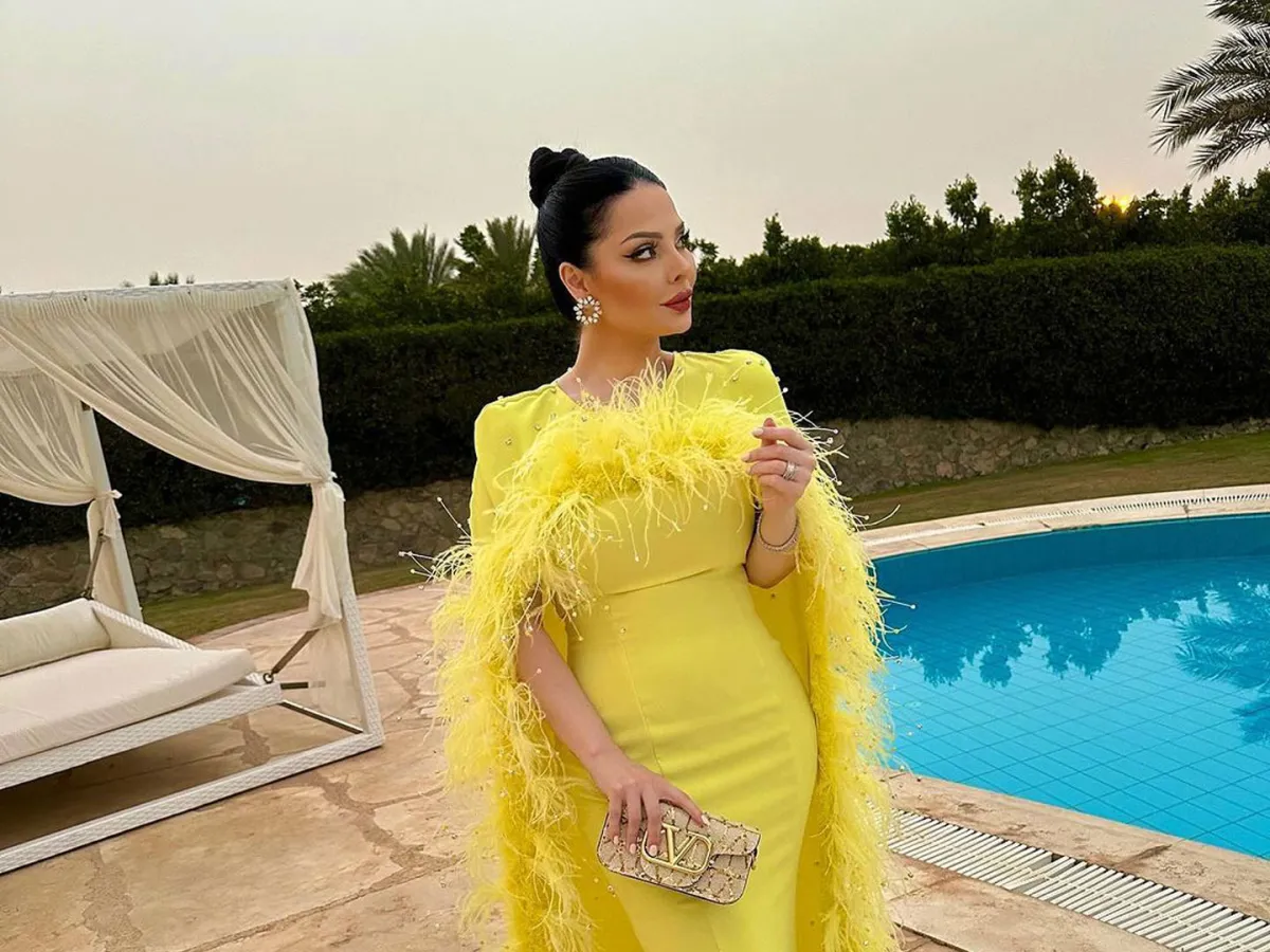 ديانا كرزون بفستان كاب أصفر - الصورة من حسابها على انستغرام