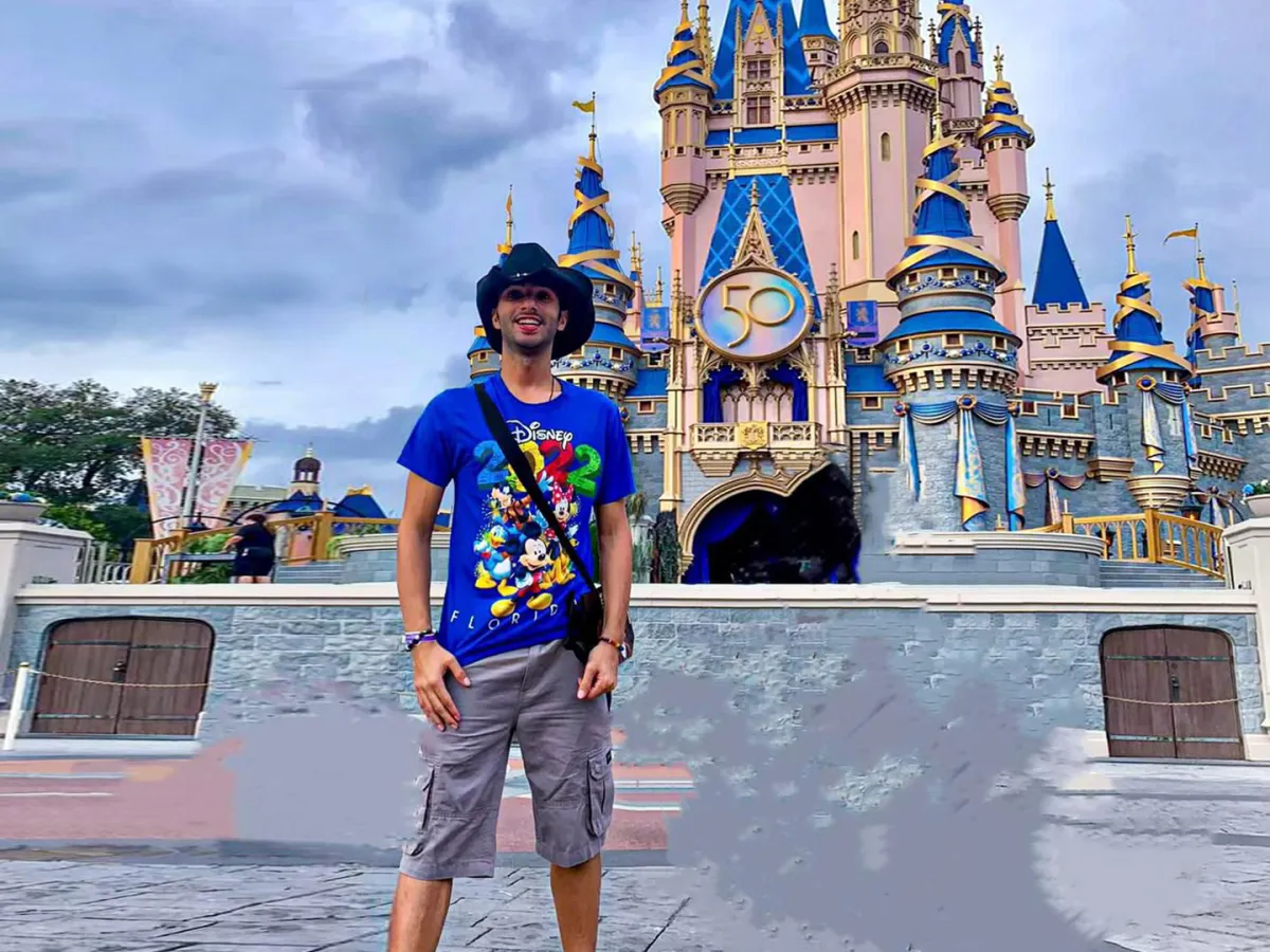 مستكشف مدن الملاهي حول العالم الكويتي يوسف عبدالكريم تقي عبدالكريم  