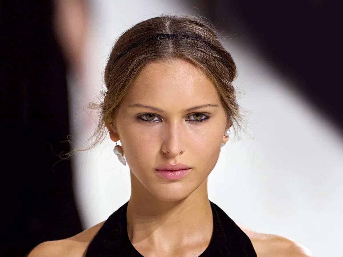 العناية بالبشرة