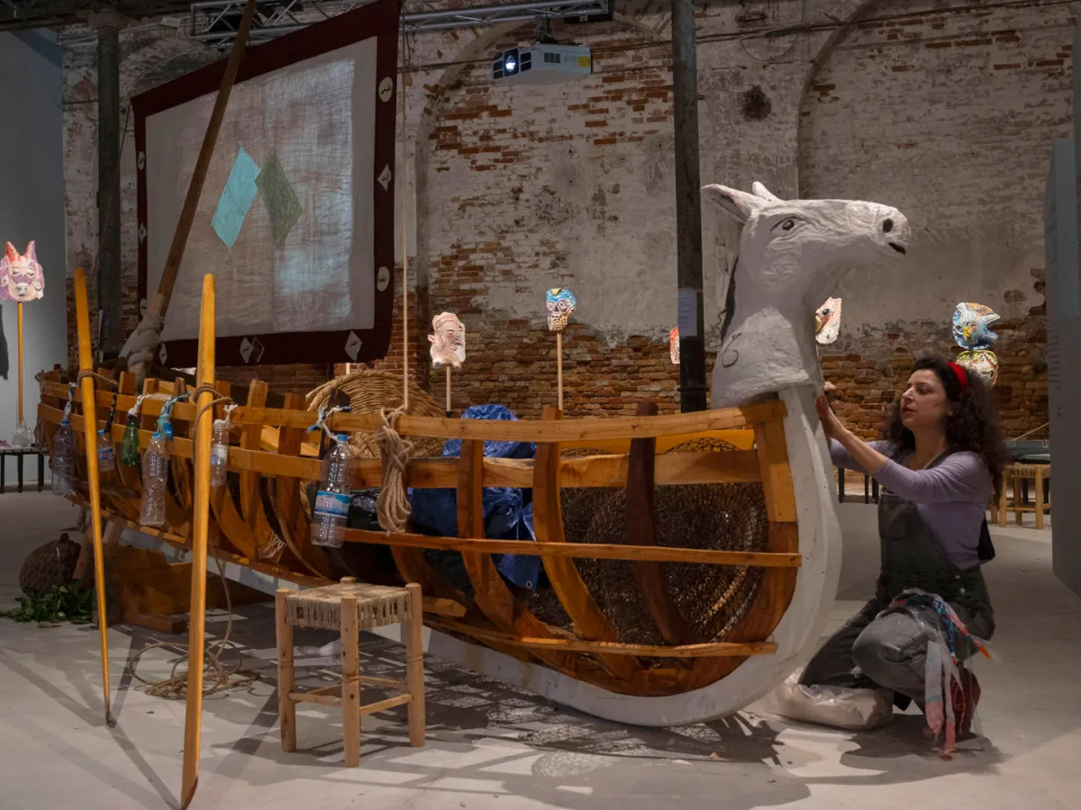 منيرة الصلح فنانة تشكيليّة: الفن مرآة المجتمع