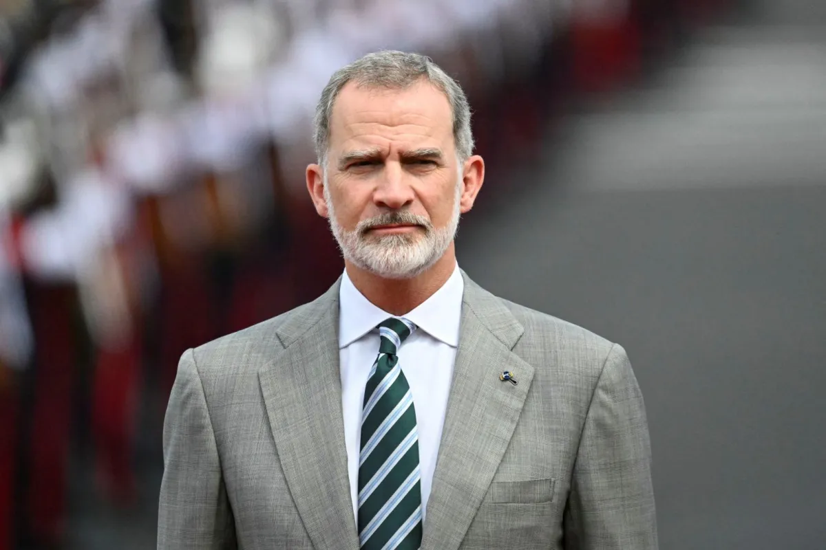 الملك فيليبي السادس في مطار سان سلفادور الدولي (King Felipe VI at San Salvador's international airport). مصدر الصورة: Marvin RECINOS / AFP