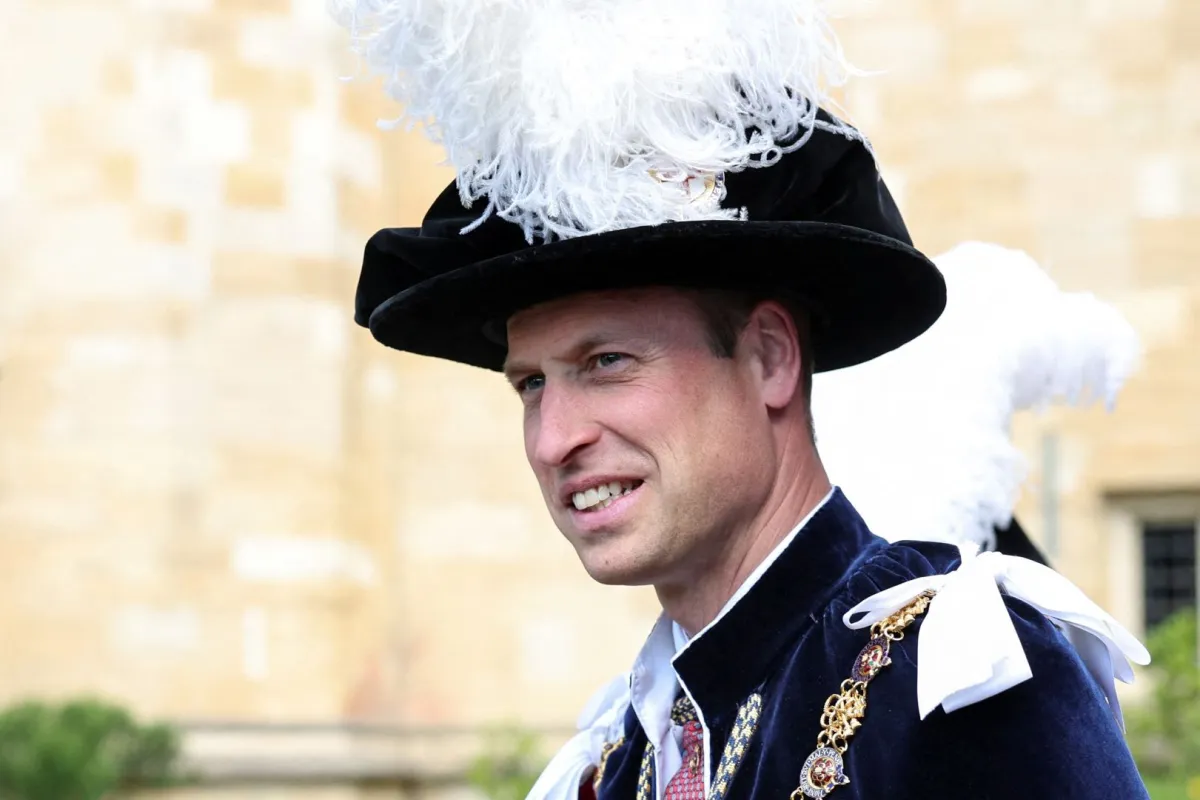 الأمير وليام في كنيسة القديس جورج، في قلعة وندسور، في وندسور، جنوب إنجلترا (Prince William at St George's Chapel, at Windsor Castle, in Windsor, southern England). مصدر الصورة: Isabel Infantes / POOL / AFP