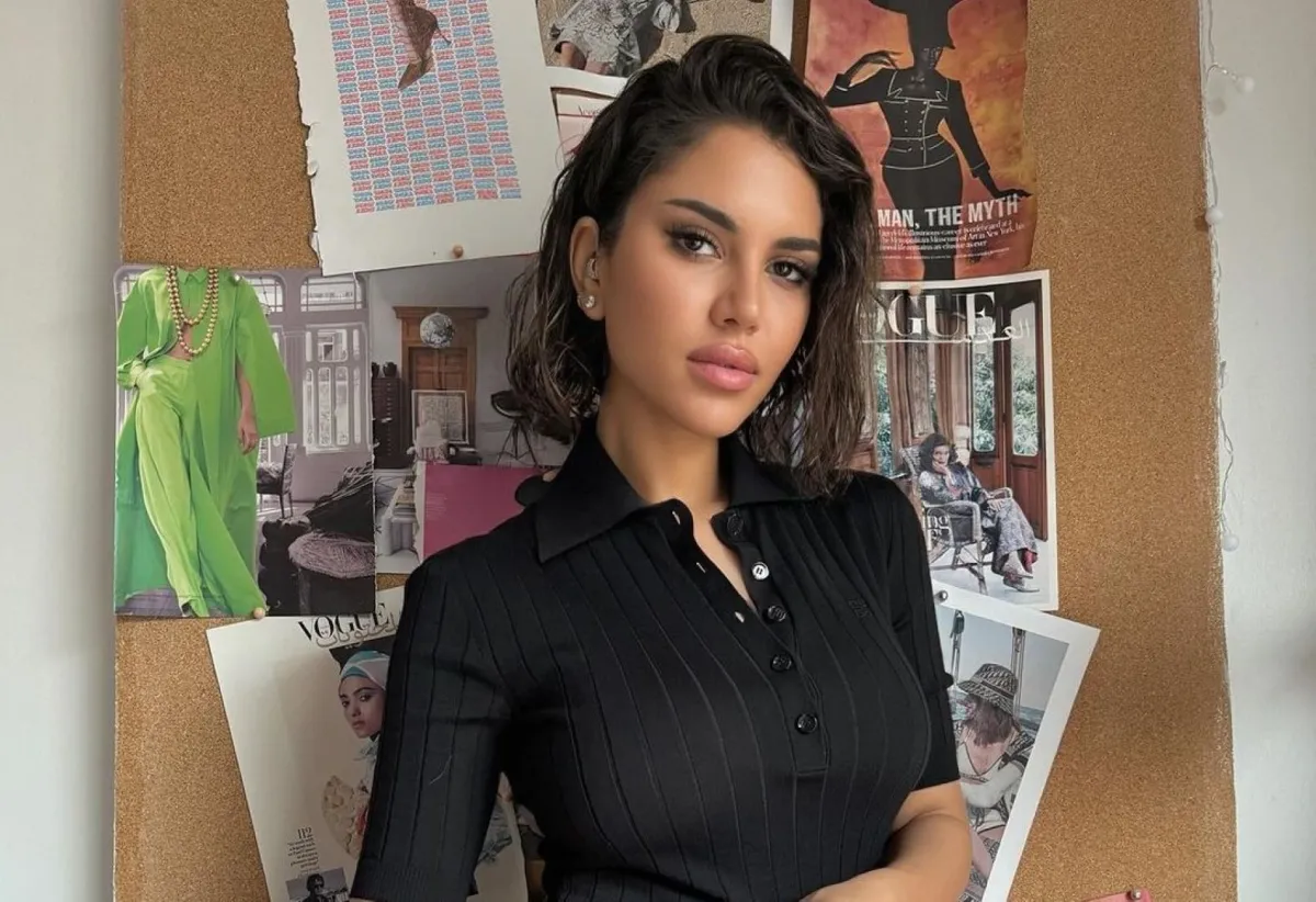 تسريحات شعر تُناسب الأجواء الحارة على طريقة النجمات ومدونات الموضة