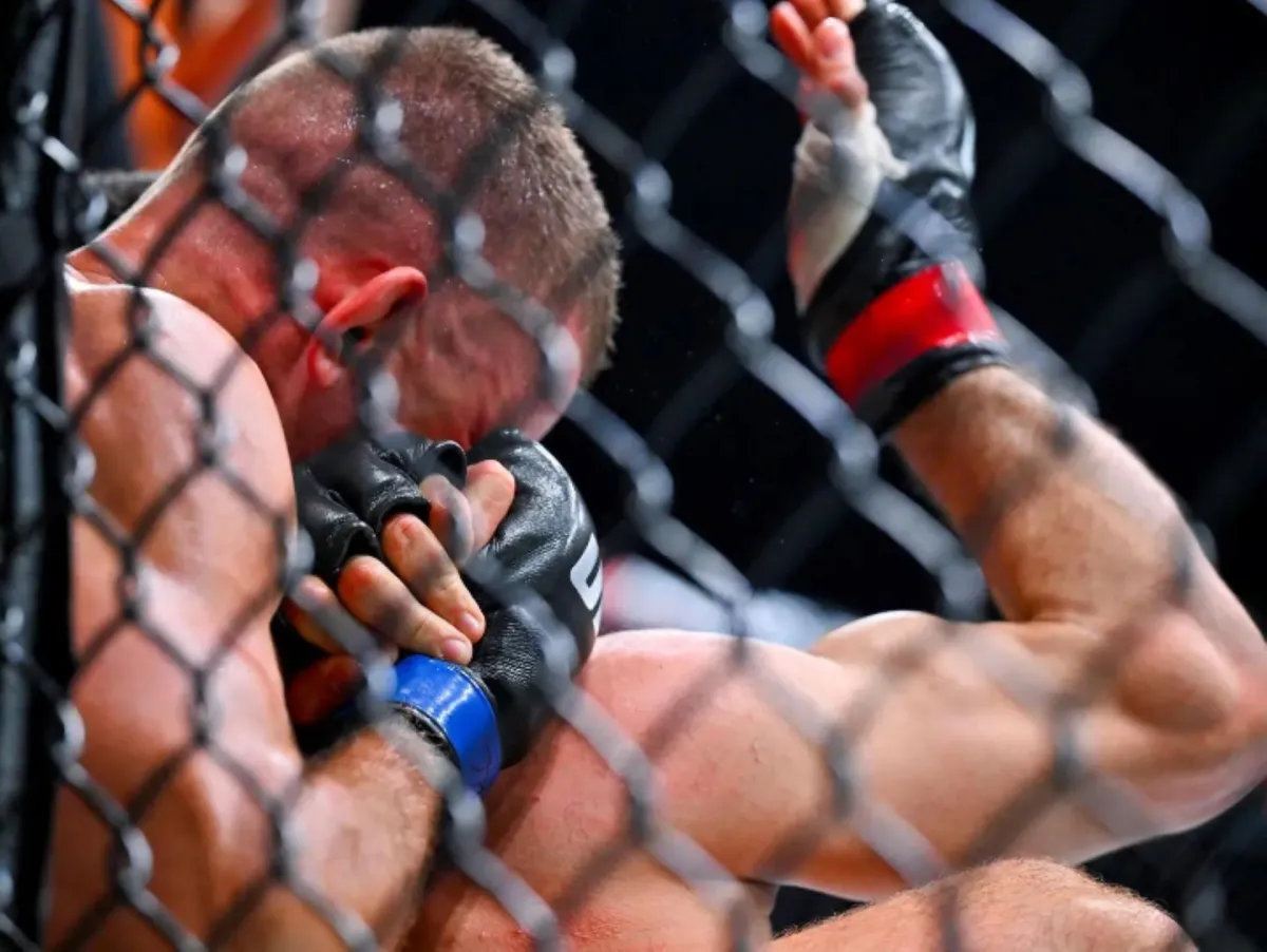 بالضربة القاضية.. ويتكر يحقق انتصارًا على أليسكروف في أولى نزالات UFC خلال موسم الرياض