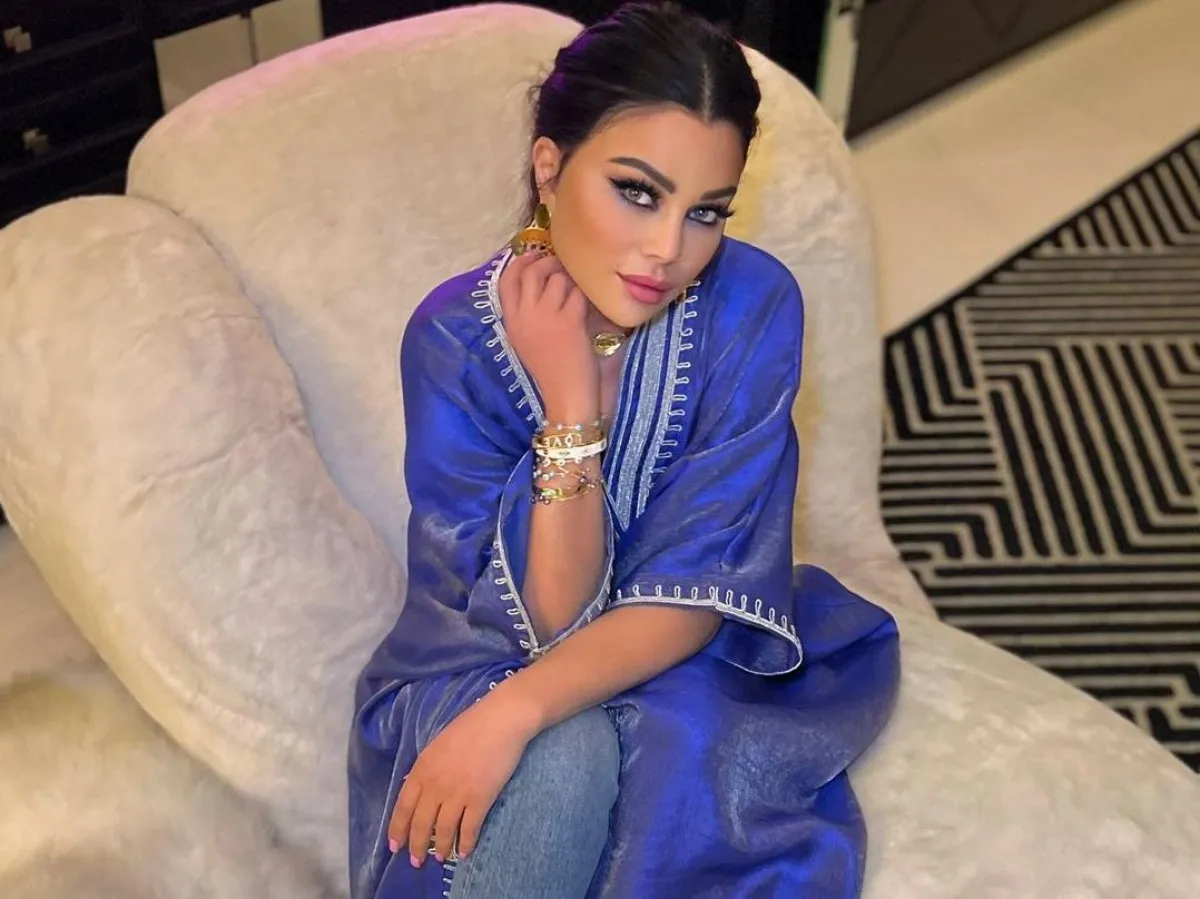 مكياج عيون نيلي من وحي النجمات