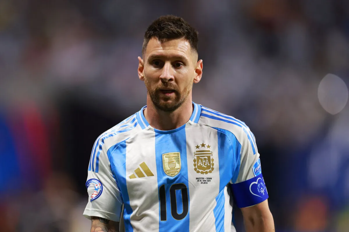 ليونيل ميسي Lionel Messi في مباراة تجمع بين الأرجنتين وكندا في أمريكا (مصدر الصورة: Hector Vivas / GETTY IMAGES NORTH AMERICA / Getty Images via AFP)