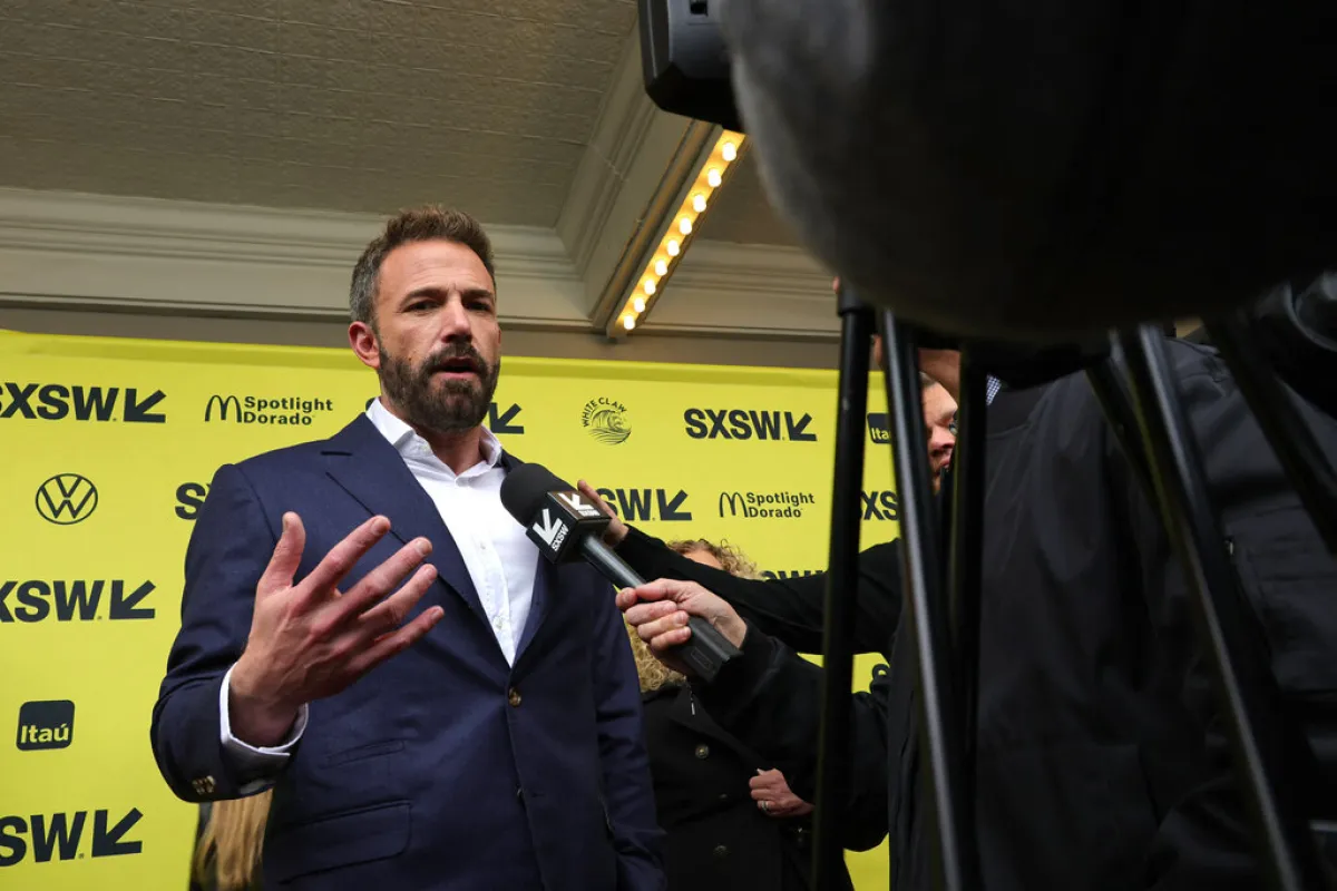 بن أفليك Ben Affleck خلال عرض فيلم "AIR" (مصدر الصورة: Michael loccisano / GETTY IMAGES NORTH AMERICA / Getty Images via AFP)