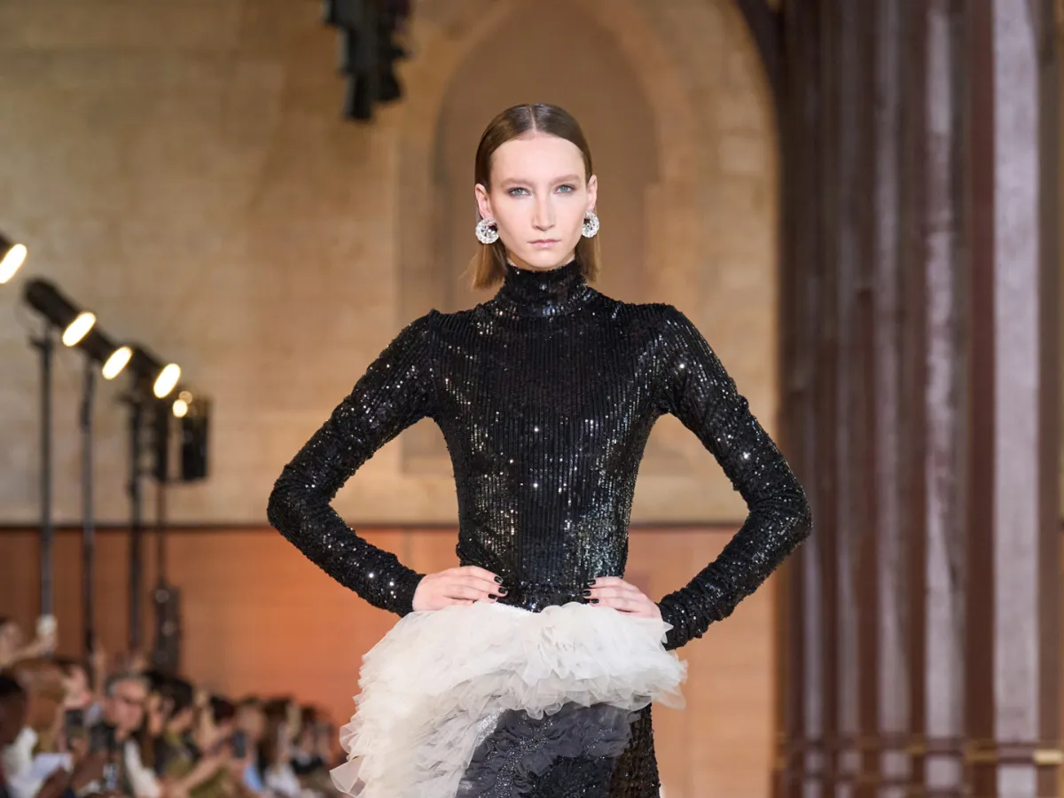 فستان من راهول ميشرا Rahul Mishra - الصورة من Launchmetrics/Spotlight ©