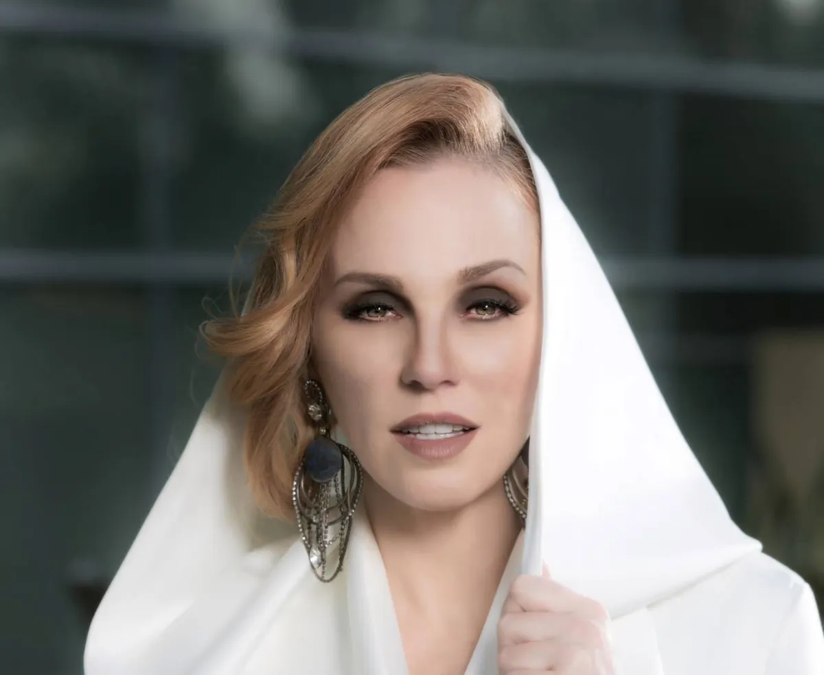 شيرين رضا من جلسة تصوير خاصة لسيدتي