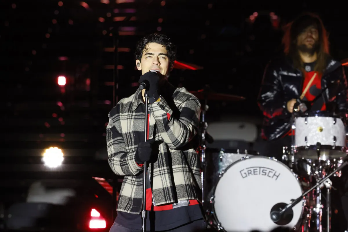 جو جوناس Joe Jonas في نيوجيرسي (مصدر الصورة: BRUCE BENNETT / GETTY IMAGES NORTH AMERICA / Getty Images via AFP)