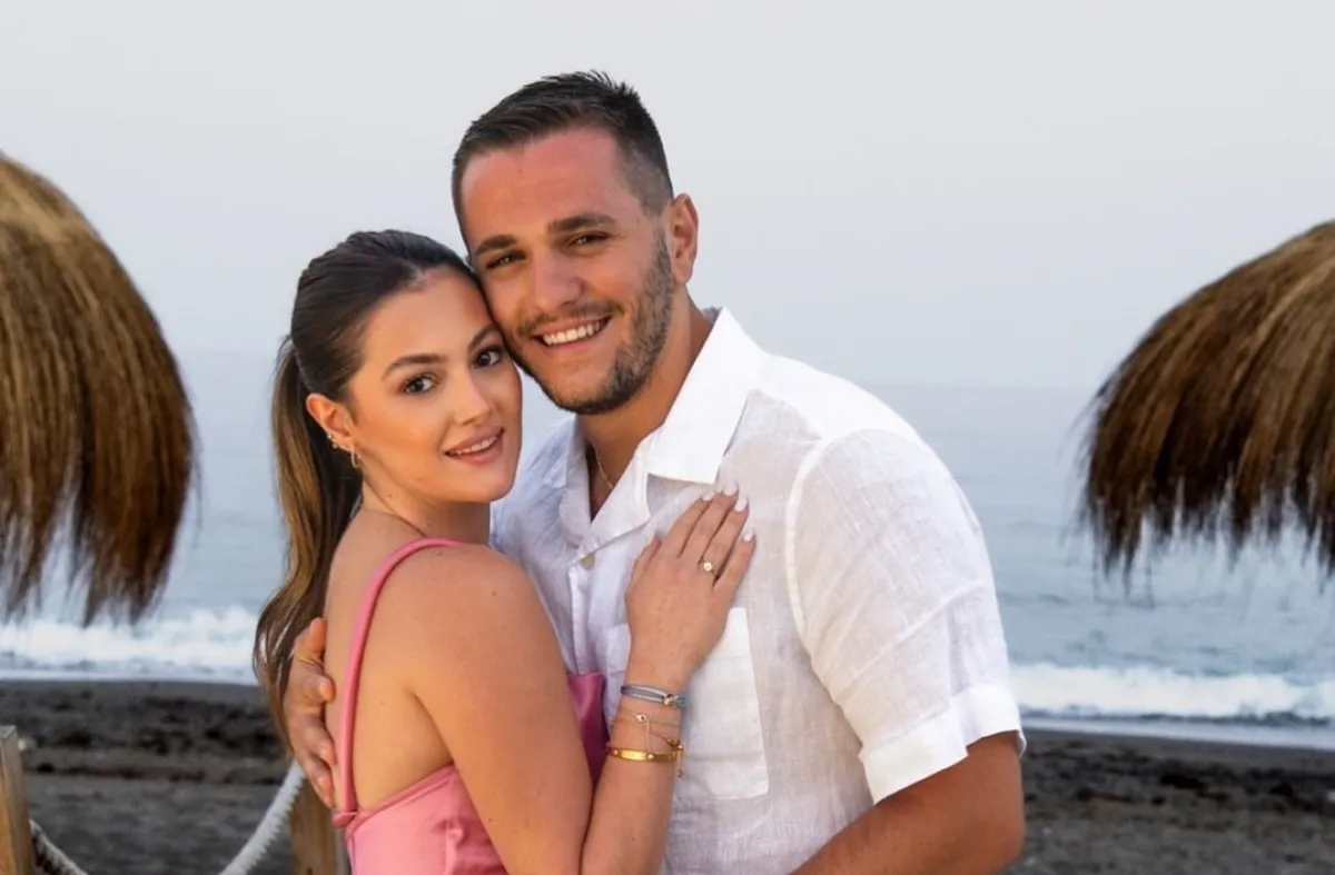 دانا الحلاني وخطيبها آلان سعد- الصورة من حساب دانا الرسمي على إنستغرام