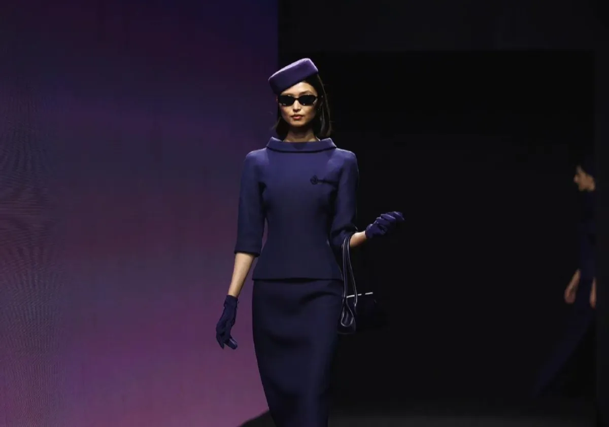 محمد أشي يطلق تصاميم لطيران الرياض من باريس- الصورة من حساب شركة طيران الرياض على انستغرام