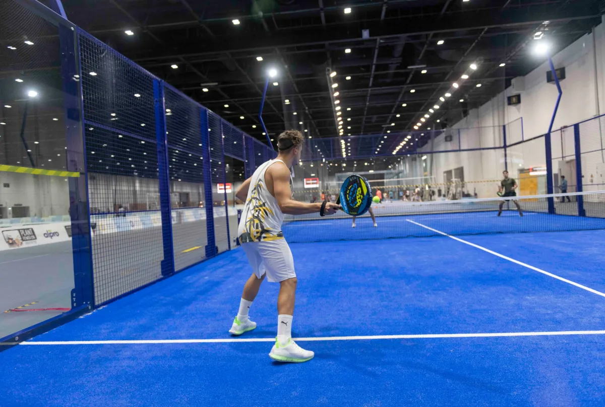 البادل إحدى رياضات عالم دبي للرياضة. الصورة من مكتب دبي الإعلامي