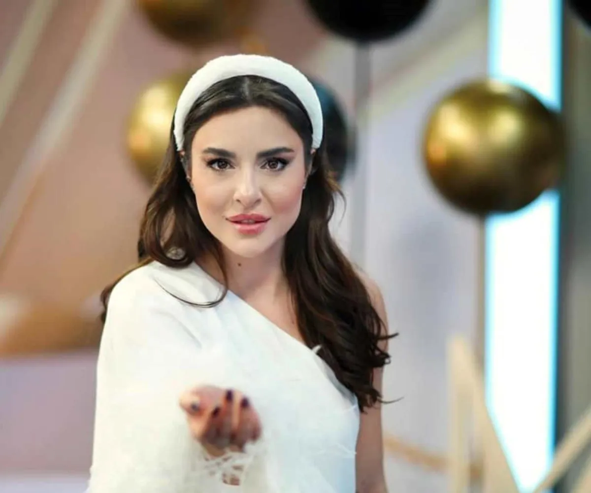 سارة أبي كنعان الصورة من حسابها على الفيس بوك