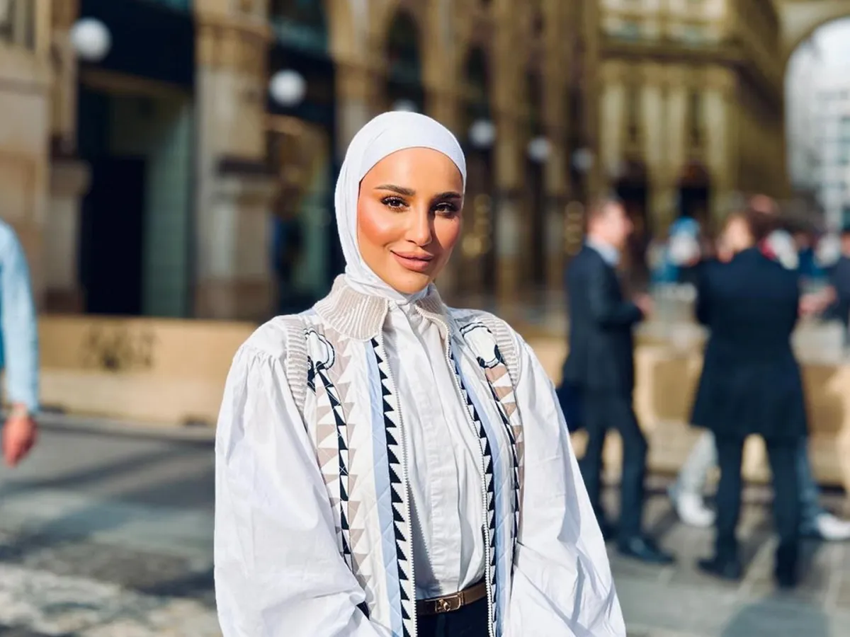 مدونة الموضة دلال الدوب -الصورة من حسابها على إنستغرام