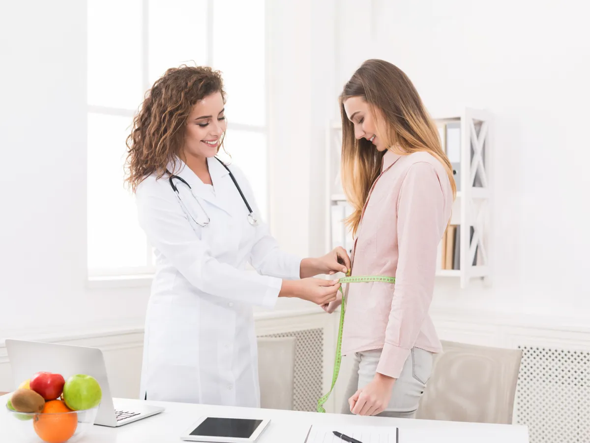 ضرورة قياس الوزن لدى اختصاصية التغذية لنتيجة مضمونة